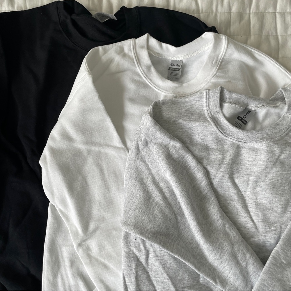 3 Gildan Heavy Blend Crewneck bundle